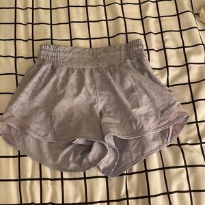Lululemon hotty hot high rise 4”